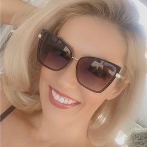 Prive Revaux x Olivia Culpo Jackie Sunglasses